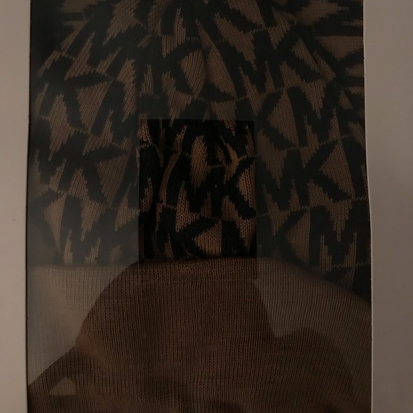 Authentic Michael Kors Hat and Scarf - Picture 4 of 5